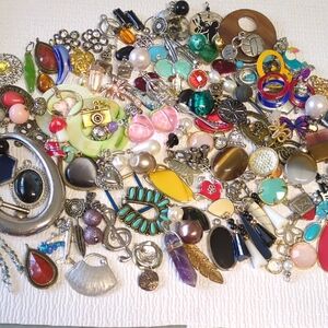 🍀M13 - Assorted Women’s Jewelry Charm Lot - Multicolor Mix